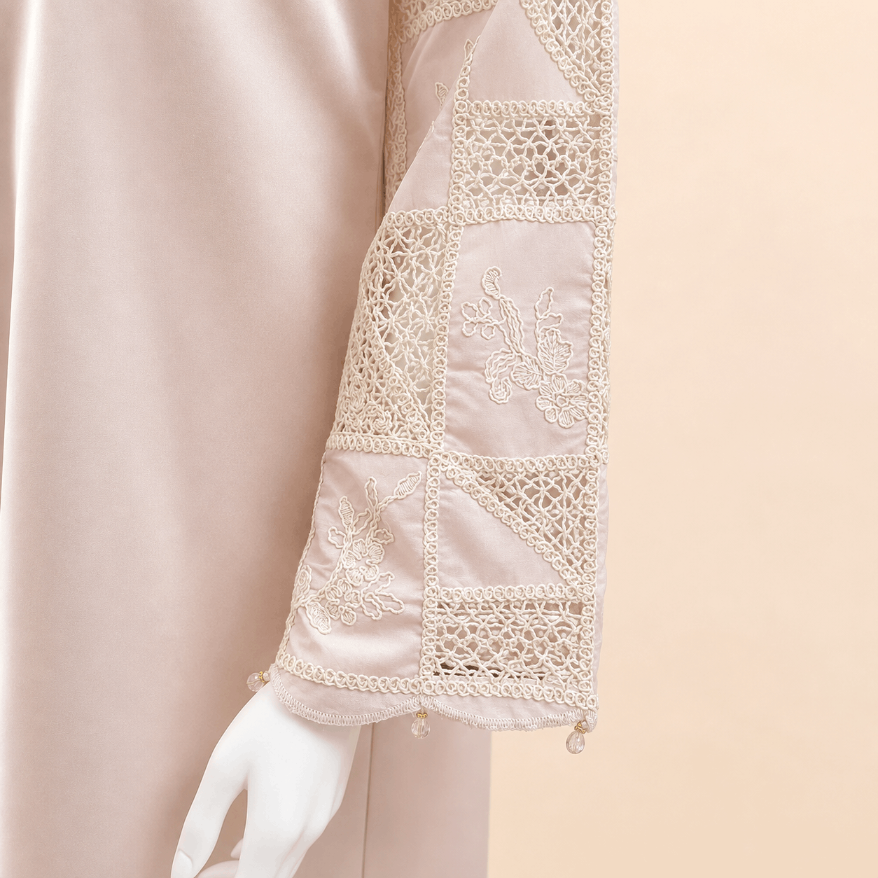 Blush Pearl Patchwork Embroidered Two-Piece Lawn Suit – 0090M