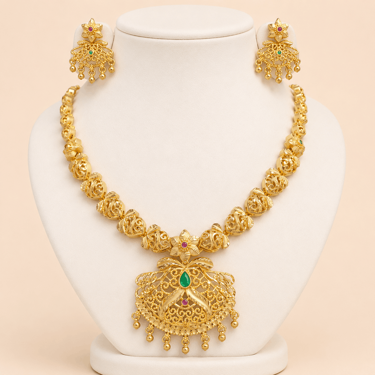 Golden Filigree Necklace Set with Statement Pendant – 0147M
