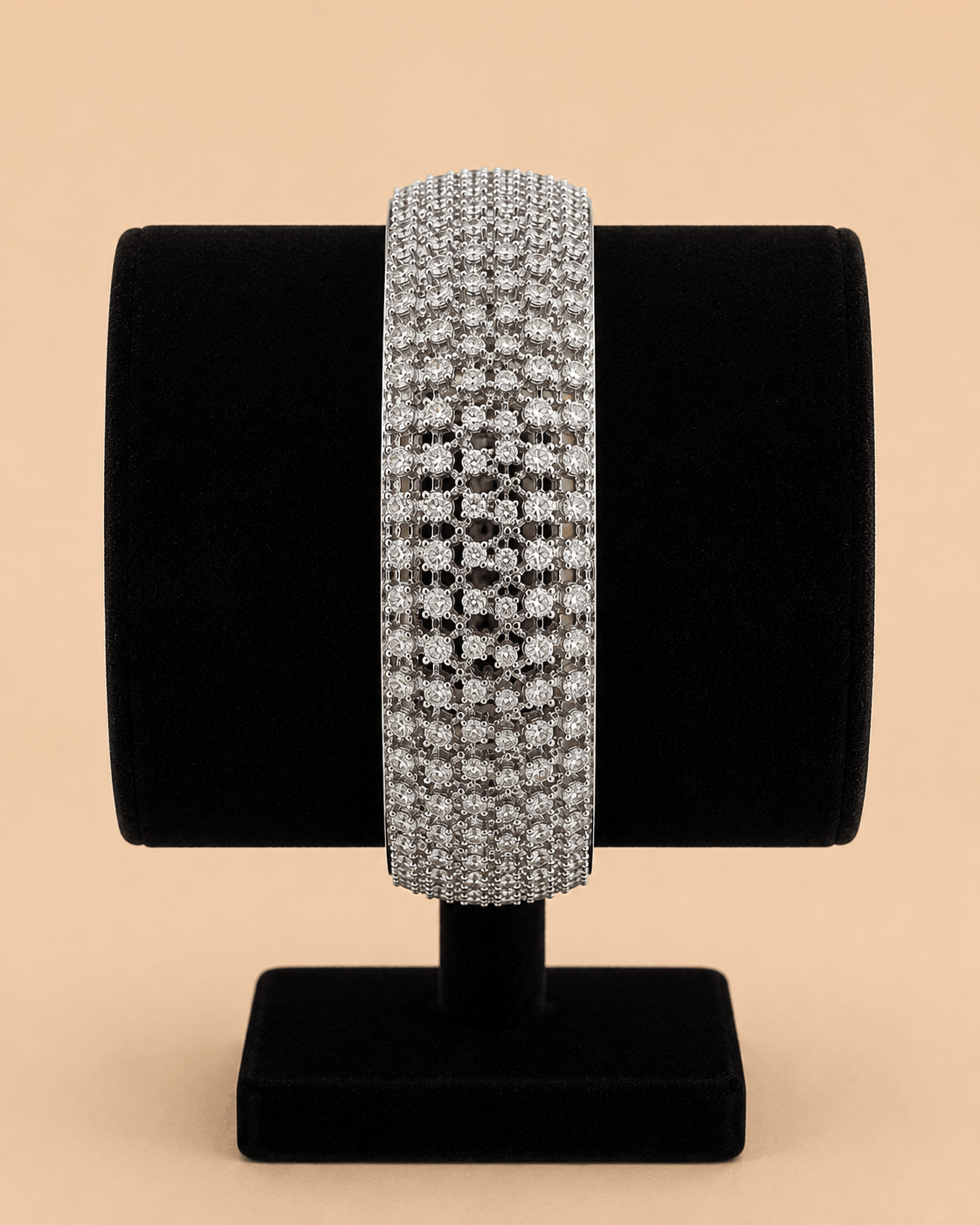 Luxury Silver-Tone Crystal Pavé Statement Bangle – 0055M