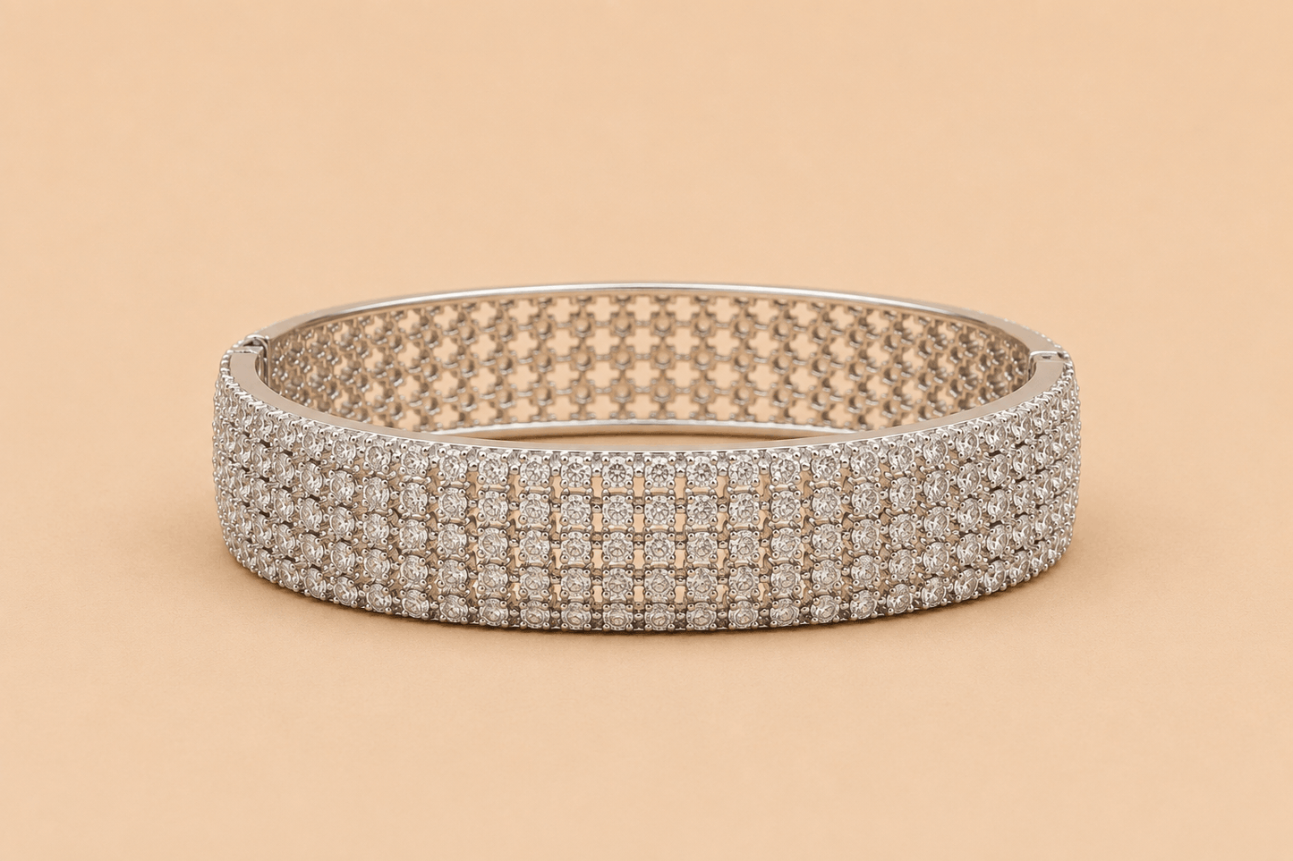 Luxury Silver-Tone Crystal Pavé Statement Bangle – 0055M