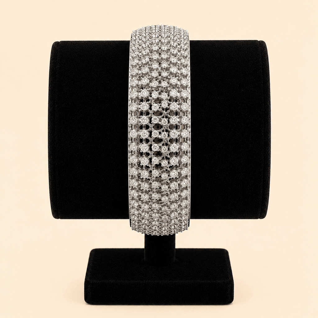 Luxury Silver-Tone Crystal Pavé Statement Bangle – 0055M